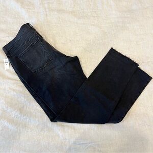 NWT GAP Mid Rise Girlfriend jeans in black with a raw hem